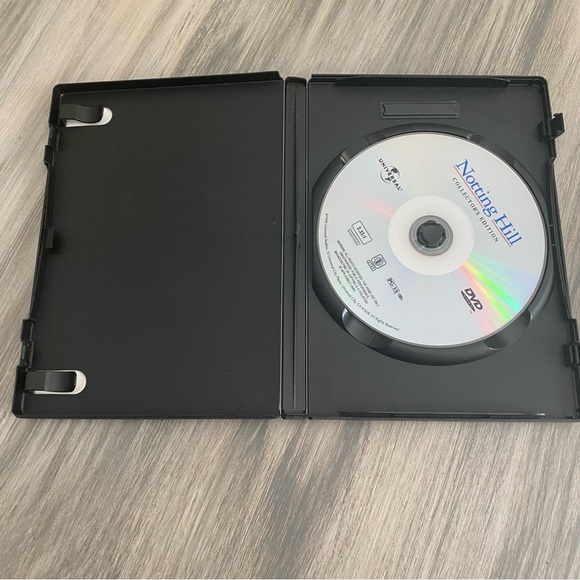 DVD “Notting Hill” Widescreen (Bundle 3/$10.00) - Picture 4 of 4